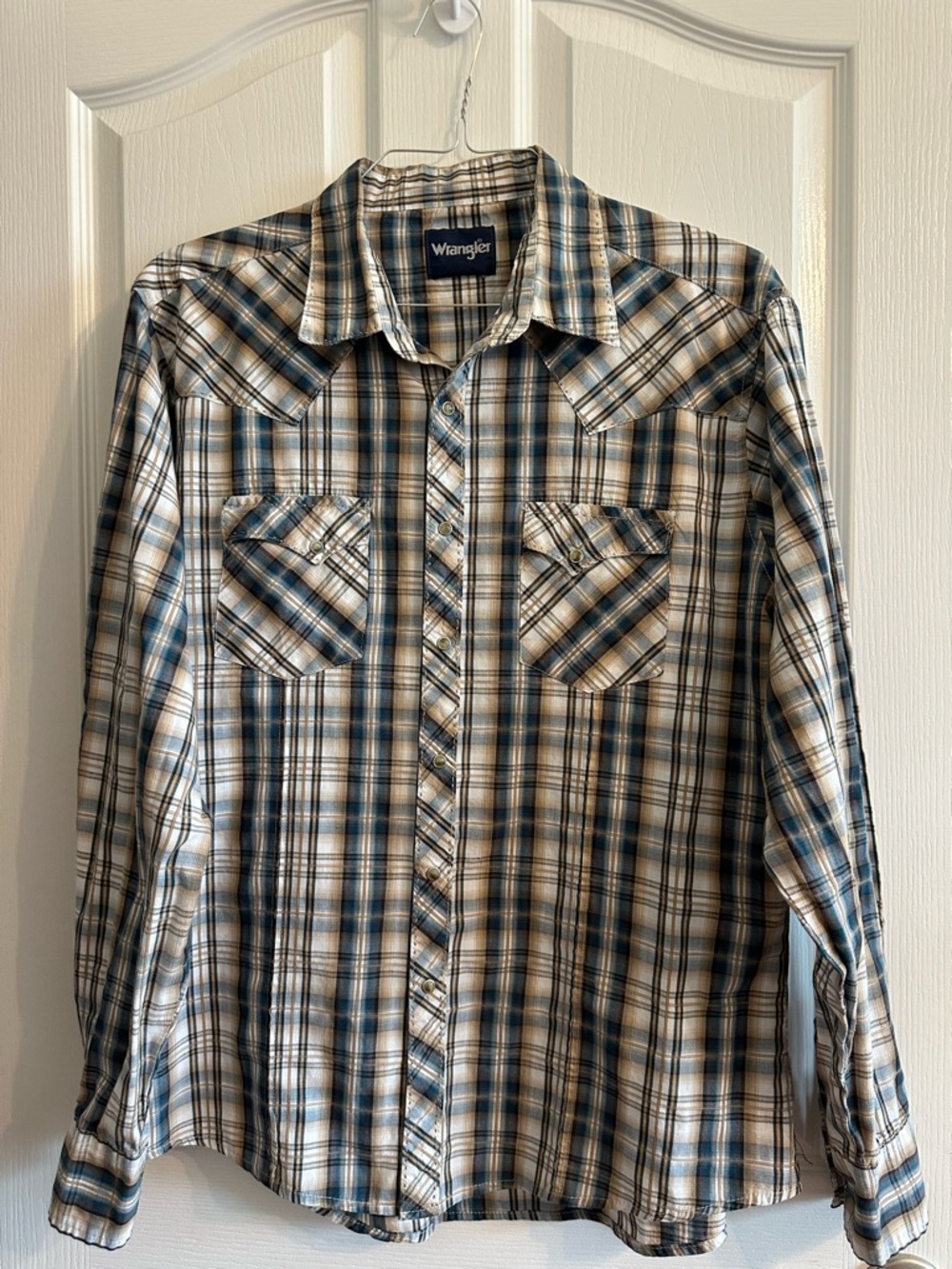 Wrangler Blue, White and Brown Plaid Button-Down Shirt